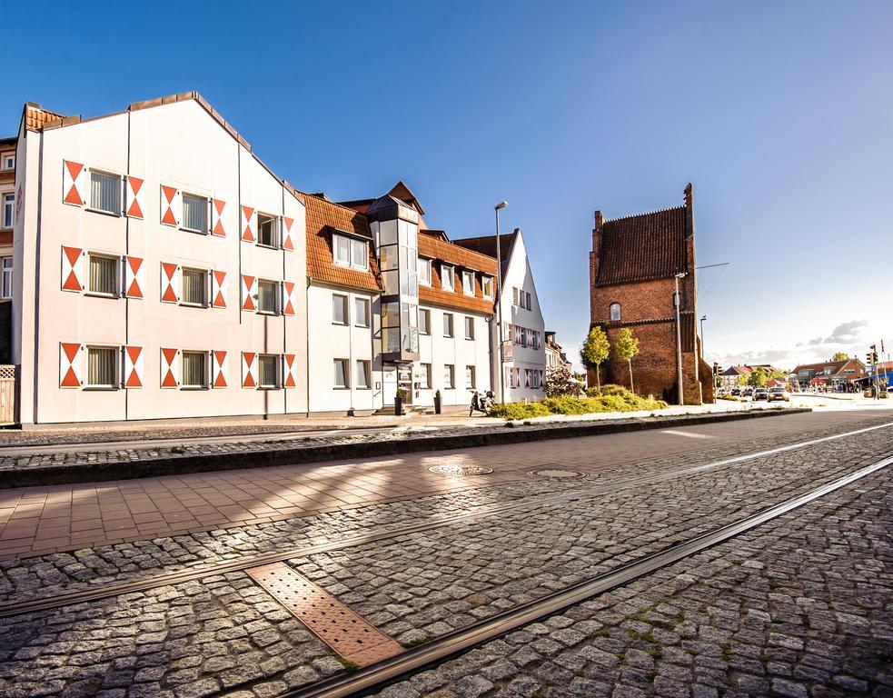 Hotel Am Alten Hafen Wismar Exterior photo