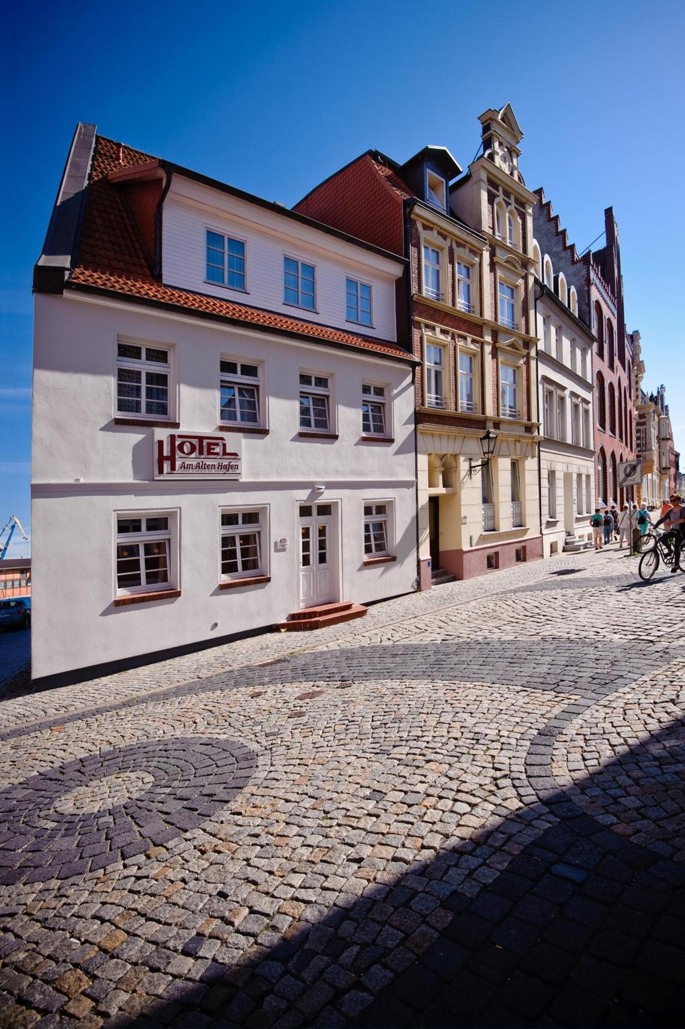 Hotel Am Alten Hafen Wismar Exterior photo